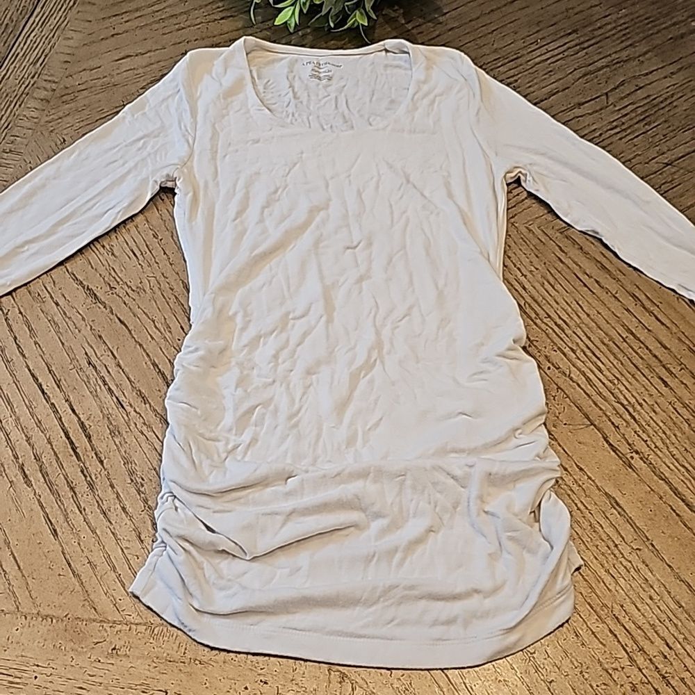 White maternity top XS A Pea in the Pod